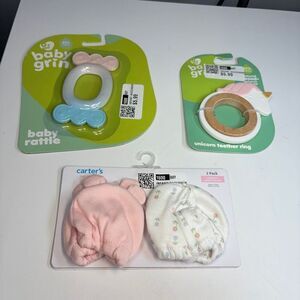 Baby Gift Set – Mittens, Teether & Rattle – New